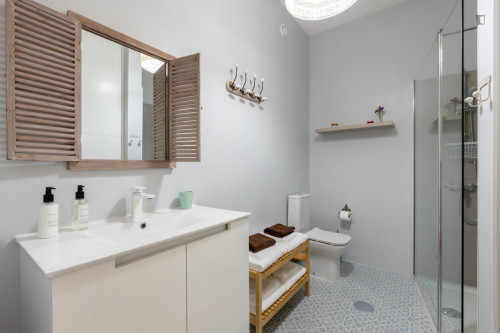 Modern and well-equipped 2-Bedroom apartment near the Marquês metro in Porto - Gallery - 5
