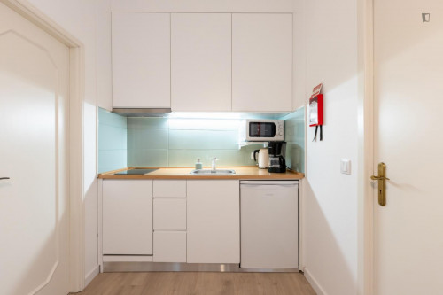 Modern and well-equipped 2-Bedroom apartment near the Marquês metro in Porto