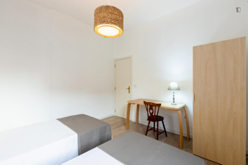 Modern and well-equipped 2-Bedroom apartment near the Marquês metro in Porto