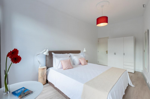 Modern and well-equipped 2-Bedroom apartment near the Marquês metro in Porto - Gallery - 17
