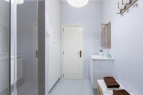 Modern and well-equipped 2-Bedroom apartment near the Marquês metro in Porto - Gallery - 7