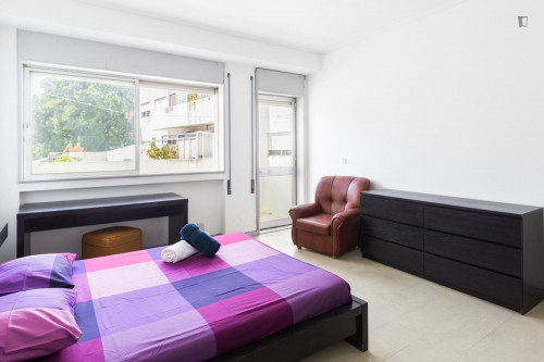 Spacious double bedroom with a balcony, in Bonfim - Gallery - 26