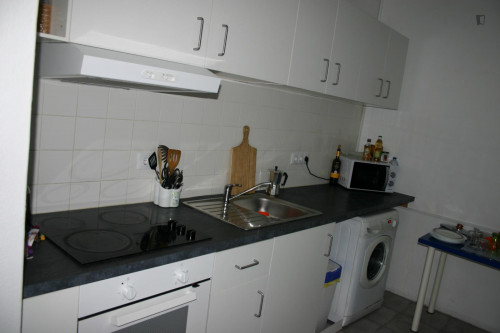 Spacious double bedroom with a balcony, in Bonfim - Gallery - 18