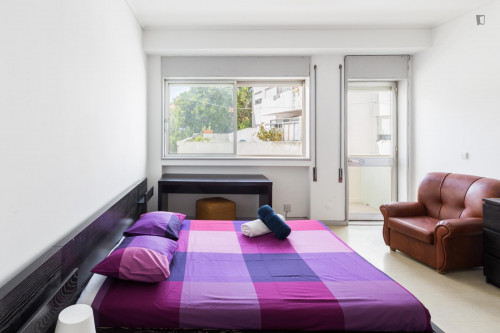 Spacious double bedroom with a balcony, in Bonfim - Gallery - 15