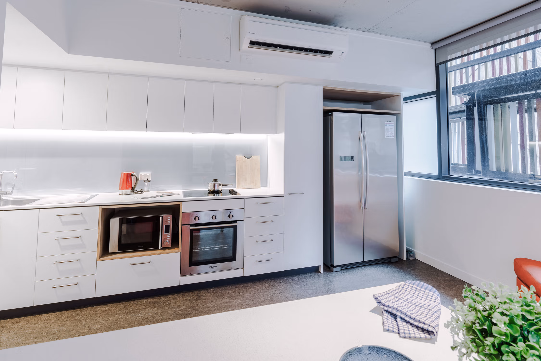  Ensuite Room In 6-Bed Apartment With Courtyard  -  Student One Elizabeth Street  - Gallery -  4