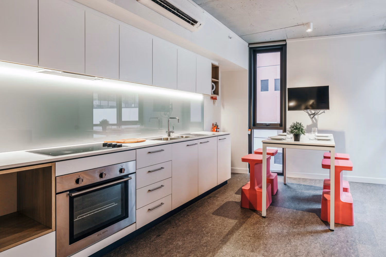  Standard Room In 4-Bed Apartment With Courtyard  -  Student One Elizabeth Street  - Gallery -  3