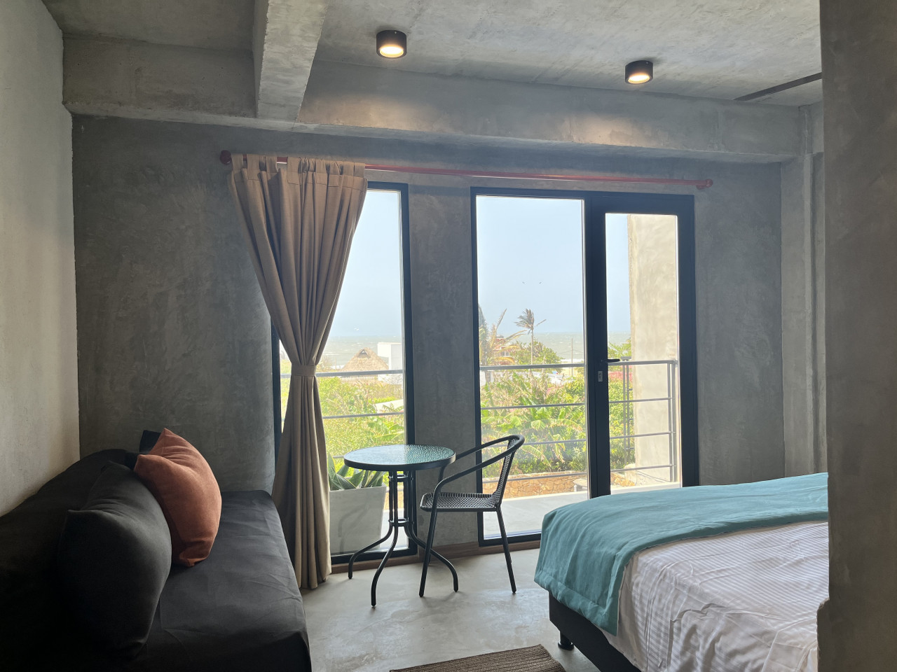  Front View Room  -  Vibrant Outstanding Complex w/ Gym + Pool + Yoga  - Gallery -  7