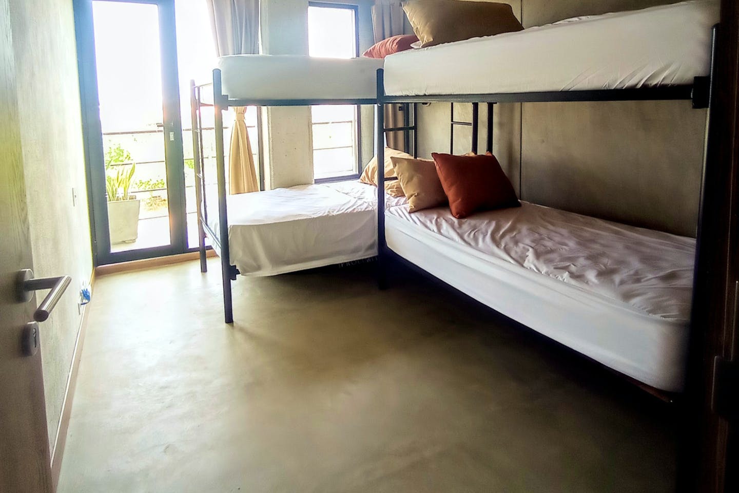  Bed In A 4-Bed Mixed Gender Room  -  Vibrant Outstanding Complex w/ Gym + Pool + Yoga  - Gallery -  1