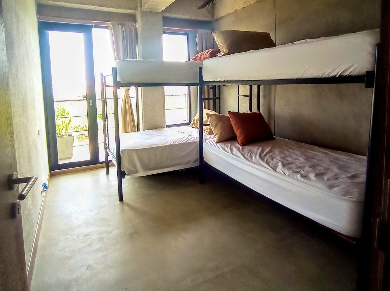  Bed In A 4-Bed Mixed Gender Room  -  Vibrant Outstanding Complex w/ Gym + Pool + Yoga  - Gallery -  3