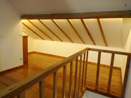 Excellent 1-bedroom duplex in Benfica, close to Instituto Politécnico de Lisboa