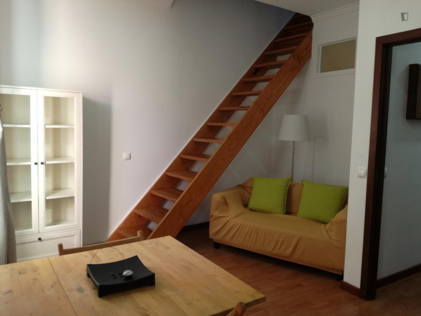 Excellent 1-Bedroom Duplex In Benfica, Close To Instituto Politécnico De Lisboa - 1