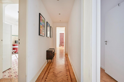 Appealing twin bedroom in well-linked Alameda