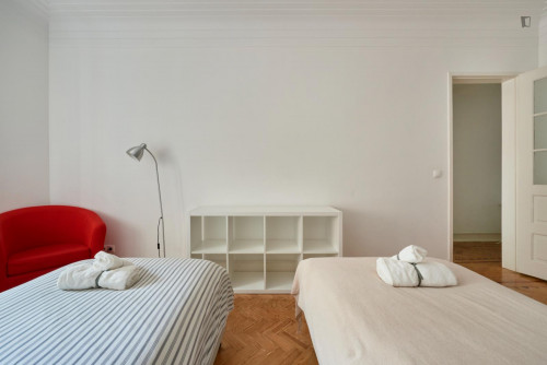 Appealing twin bedroom in well-linked Alameda - Gallery - 37