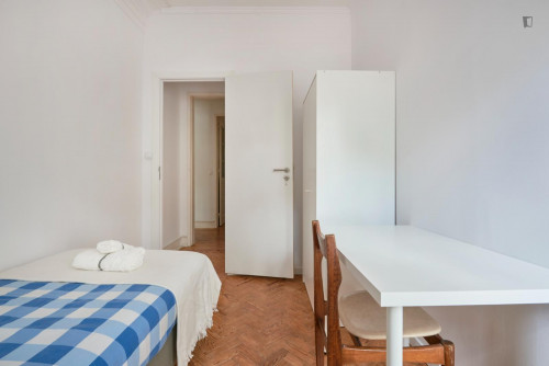 Inviting single bedroom close to Instituto Superior Técnico - Gallery - 5
