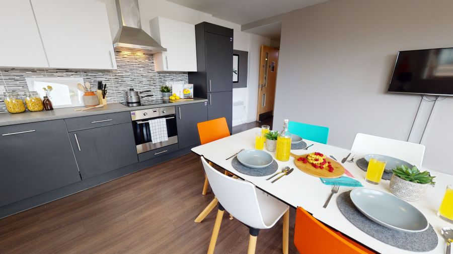  Gold En-Suite  -  iQ Kingston  - Gallery -  3