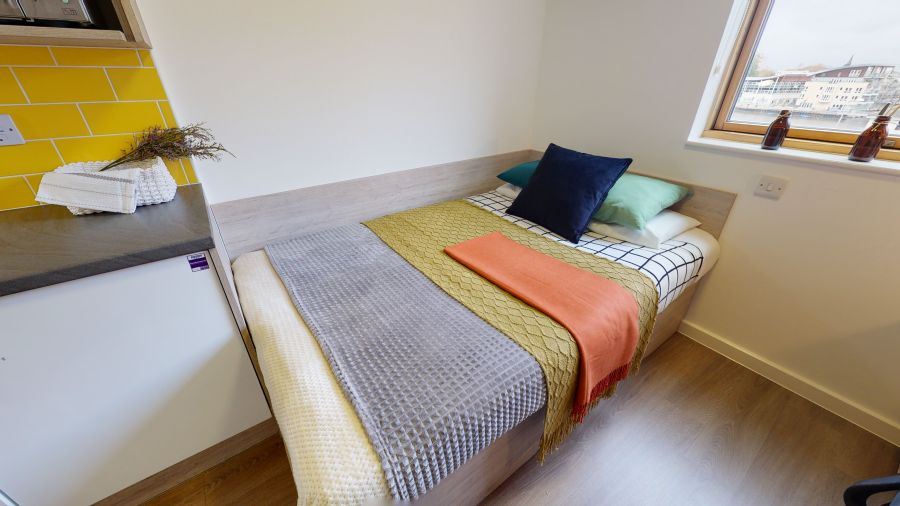  Gold En-Suite  -  iQ Kingston  - Gallery -  1