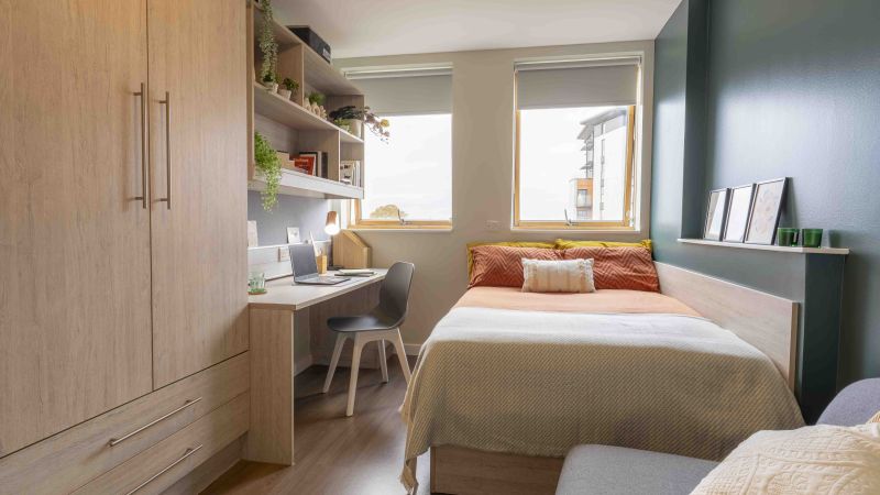  Silver En-Suite-2627  -  iQ Kingston  - Gallery -  1