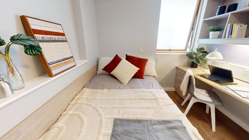  Silver Studio-2627  -  iQ Kingston  - Gallery -  2