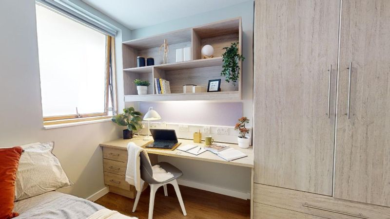  Silver Studio-2627  -  iQ Kingston  - Gallery -  1