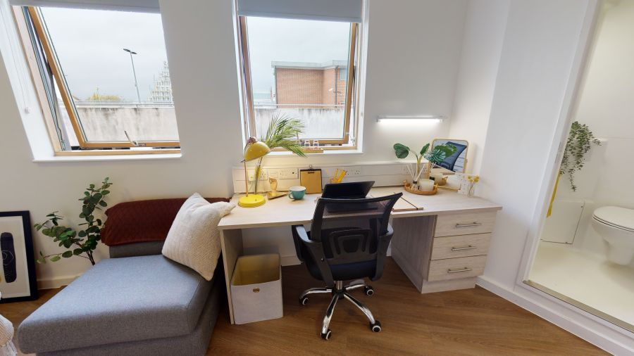  Platinum En-Suite  -  iQ Kingston  - Gallery -  2