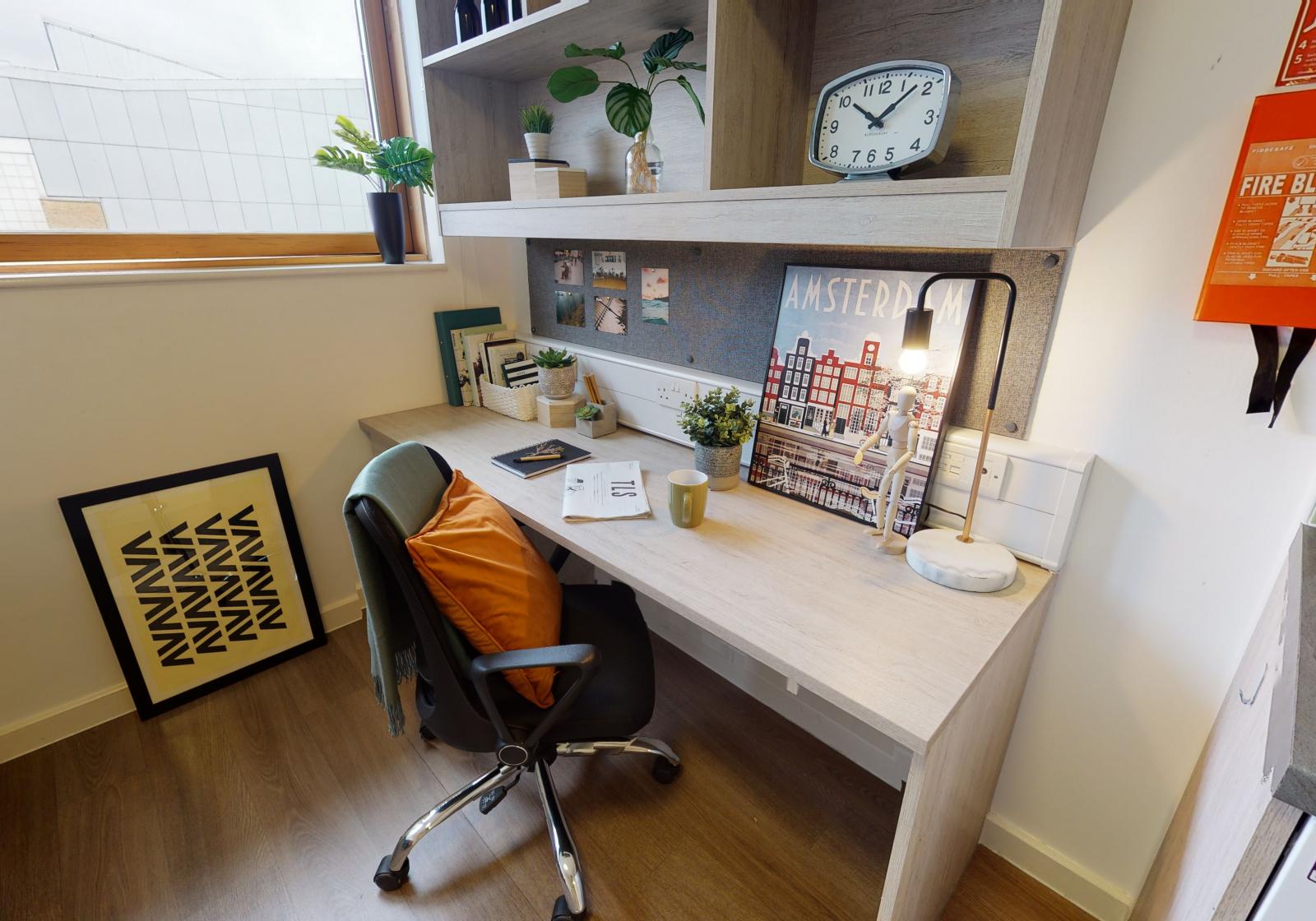 Silver Studio Plus - iQ Kingston - Gallery - 4