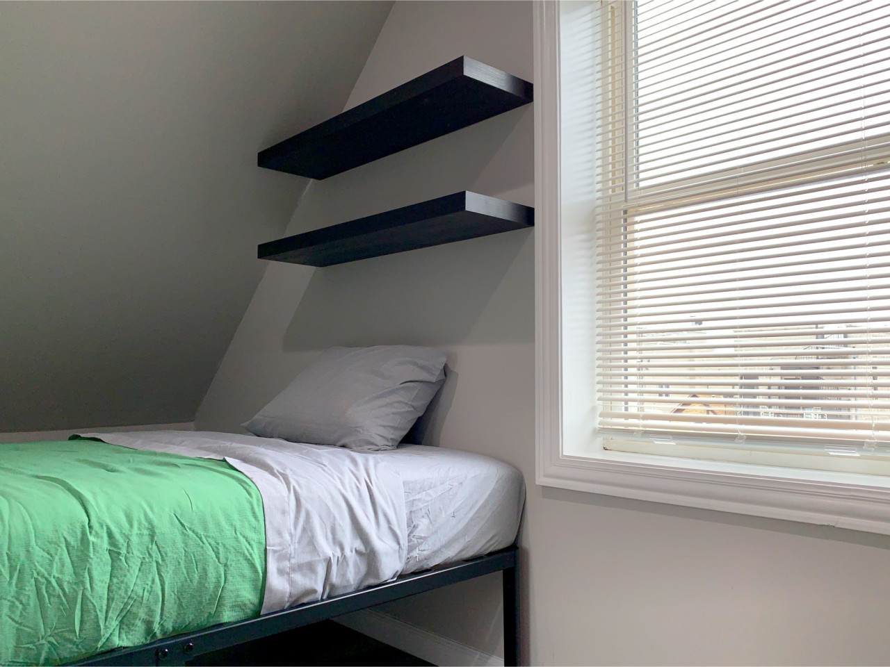  Full Bedroom  -  Comfortable Stunning House  - Gallery -  44