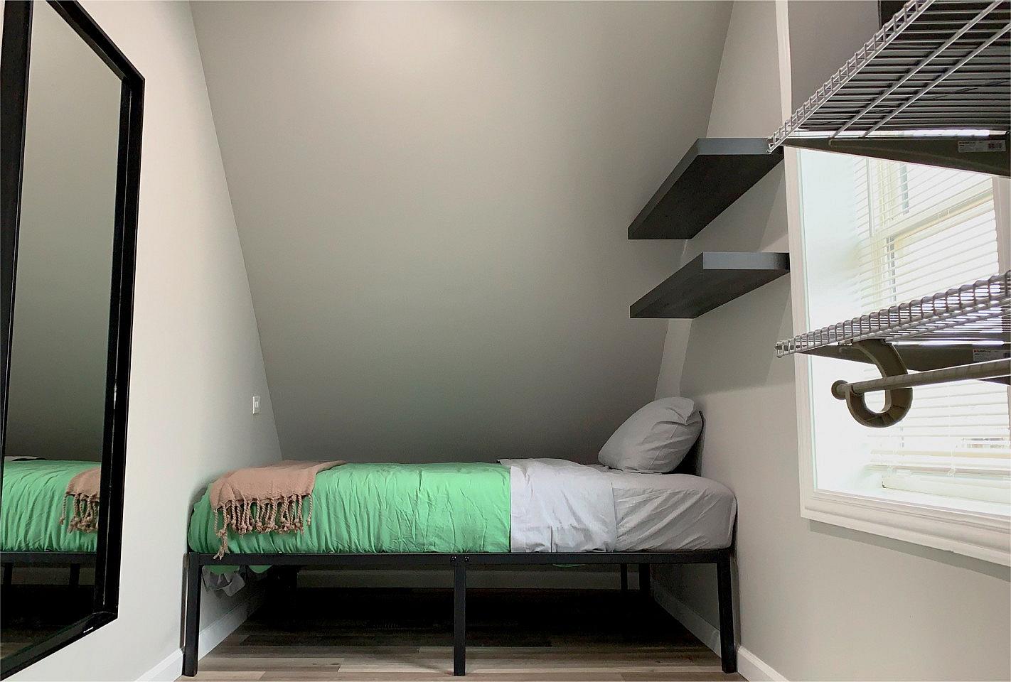 Full Bedroom - 1
