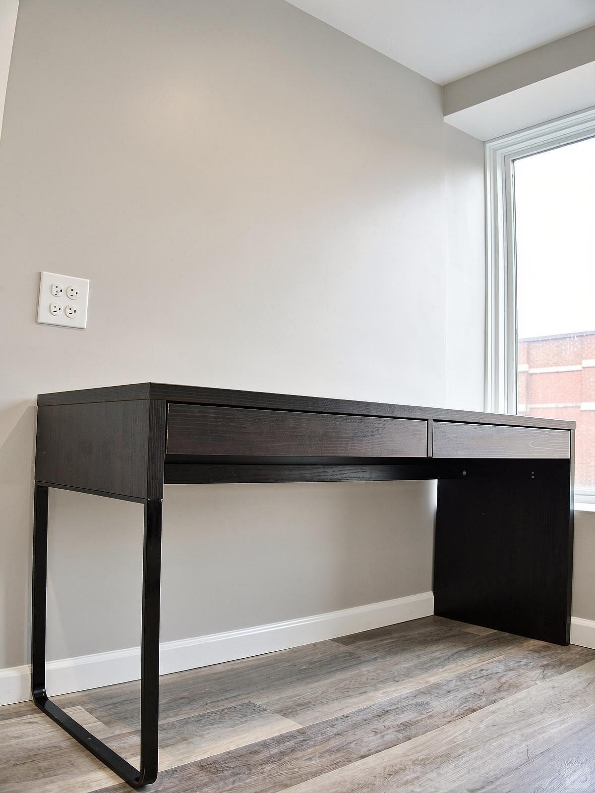 Full Bedroom - Comfortable Stunning House - Gallery - 8