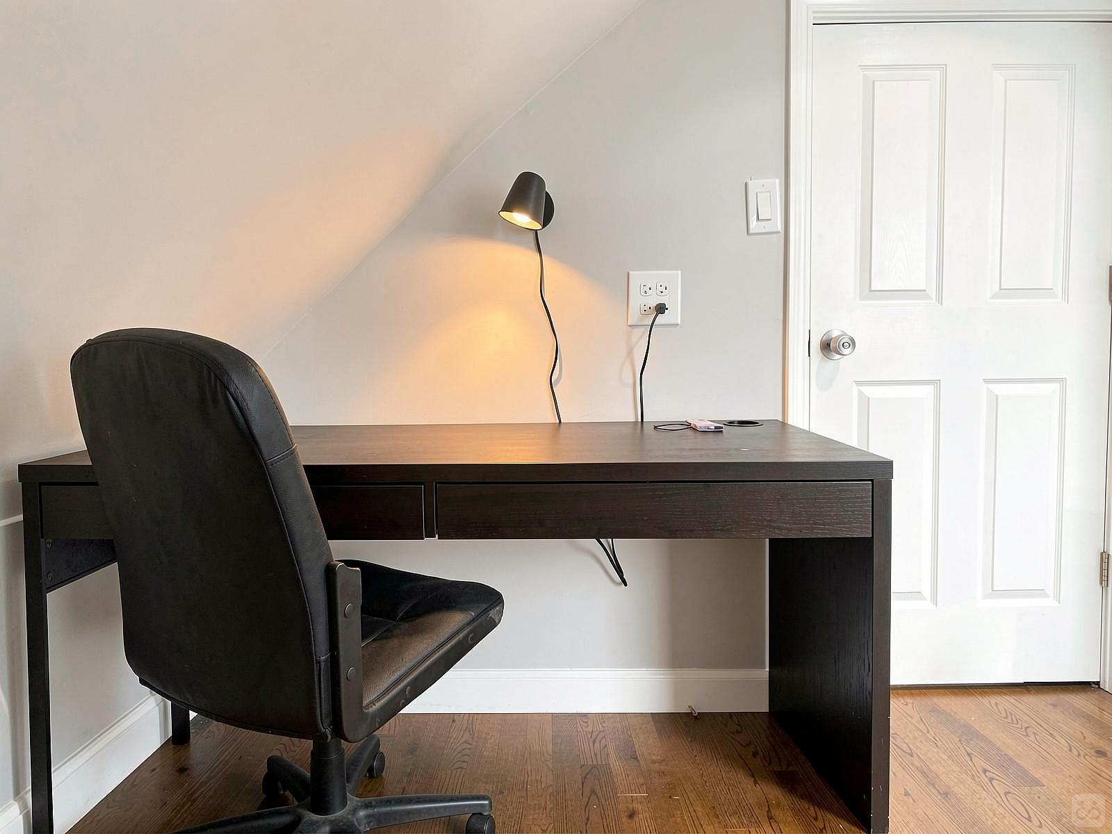 Full Bedroom - Comfortable Stunning House - Gallery - 6