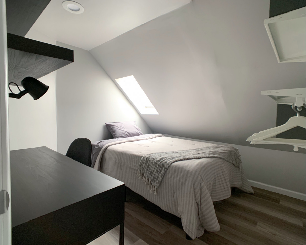 Twin Bedroom - 10