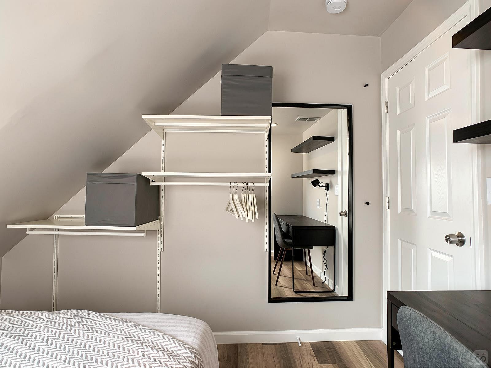 Twin Bedroom - 3