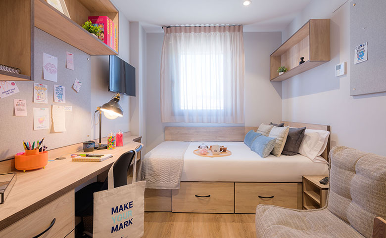 Studio With Kitchen - Premium - 5