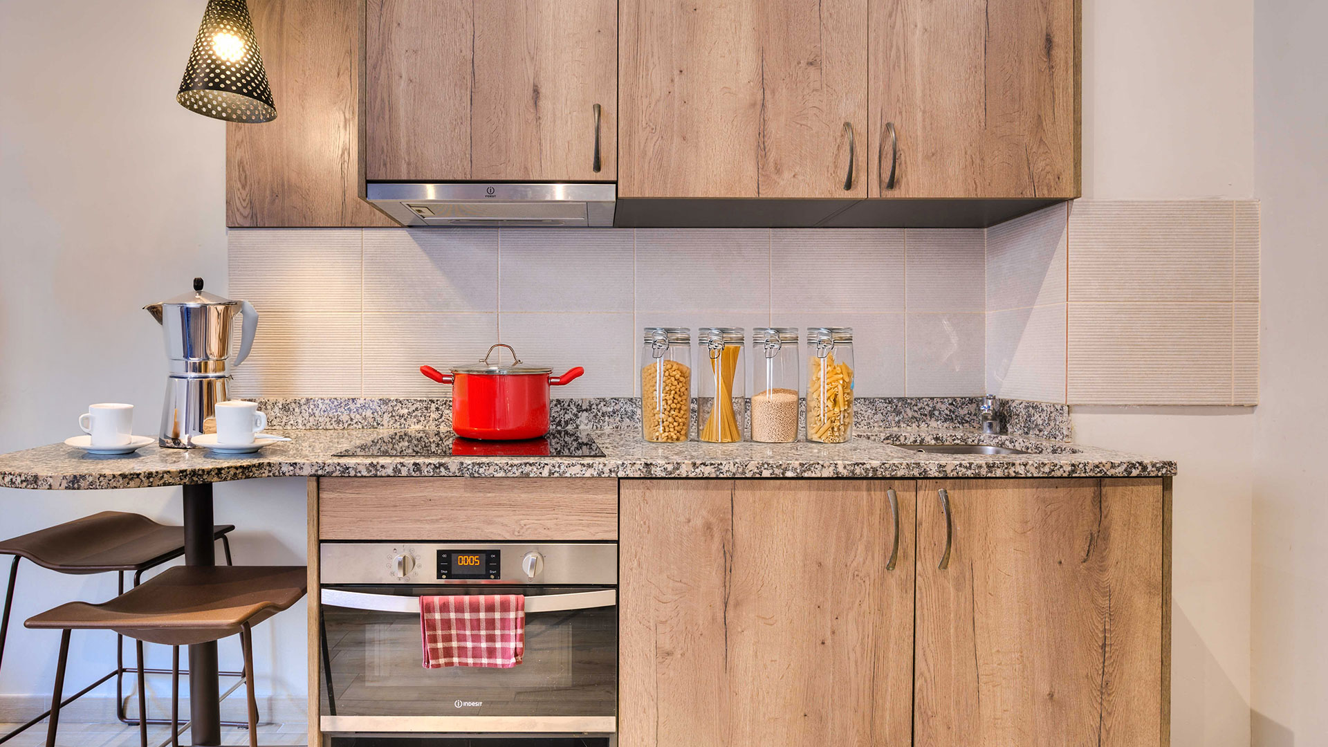 Studio With Kitchen - Standard - 3