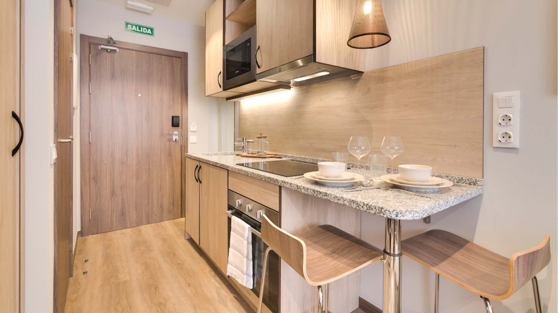 Studio With Kitchen - Standard - 4