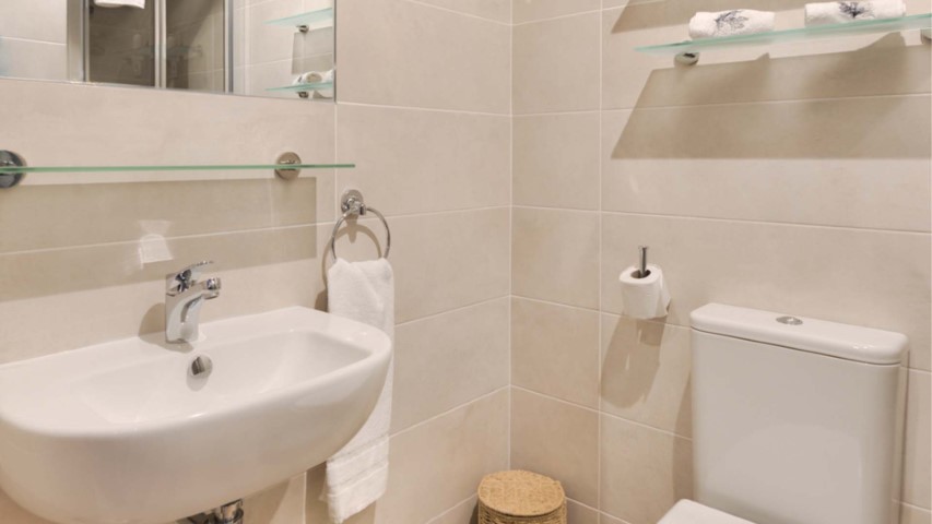 Studio With Kitchen - Premium - 5