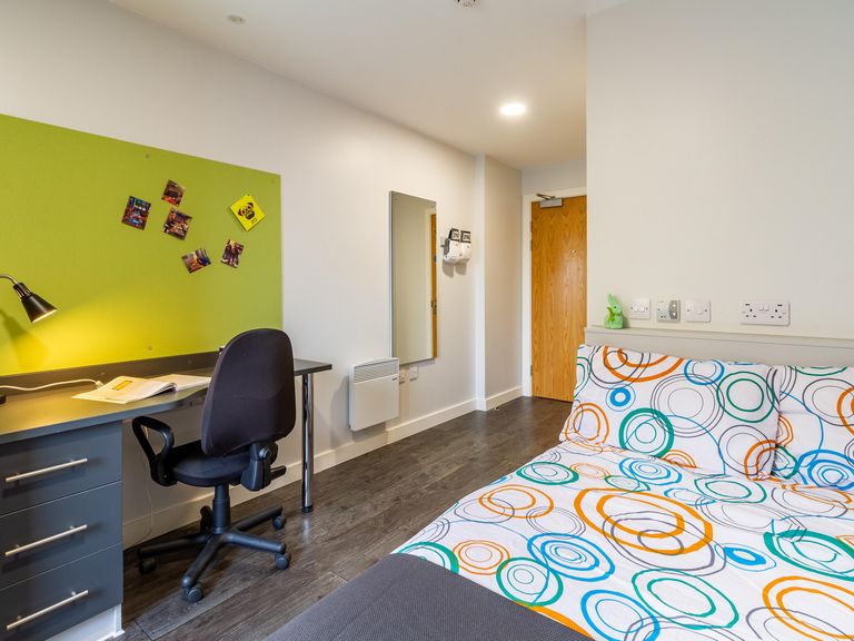 Premium En Suite - Austen House - Gallery - 1