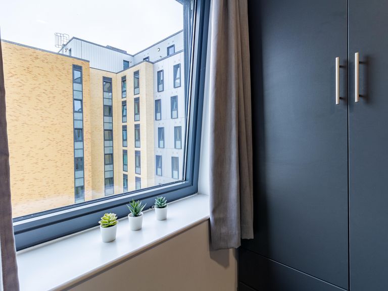 Premium En Suite - Austen House - Gallery - 2