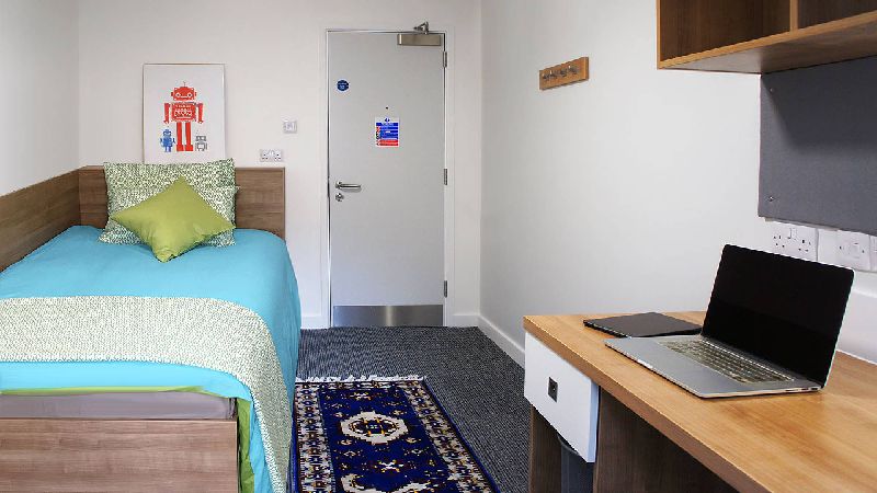  5-Bed Non En-Suite – Standard (1 Shower 2 Toilets)  -  York House Leicester  - Gallery -  1