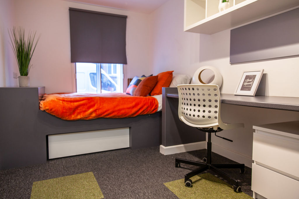  5-Bed Non En-Suite – Deluxe (2 Showers 2 Toilets)  -  York House Leicester  - Gallery -  2