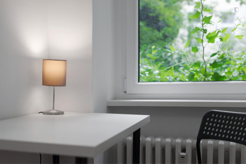 Snug single bedroom in Moabit