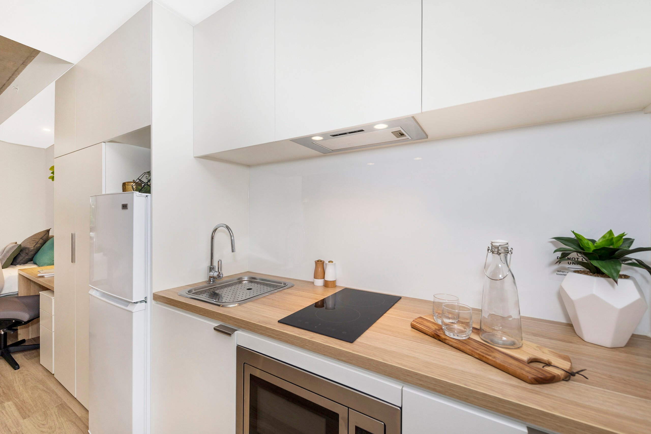 King Single Bed, Signature Plus Twin Apartment, Standard View - Scape St Lucia - Gallery - 10