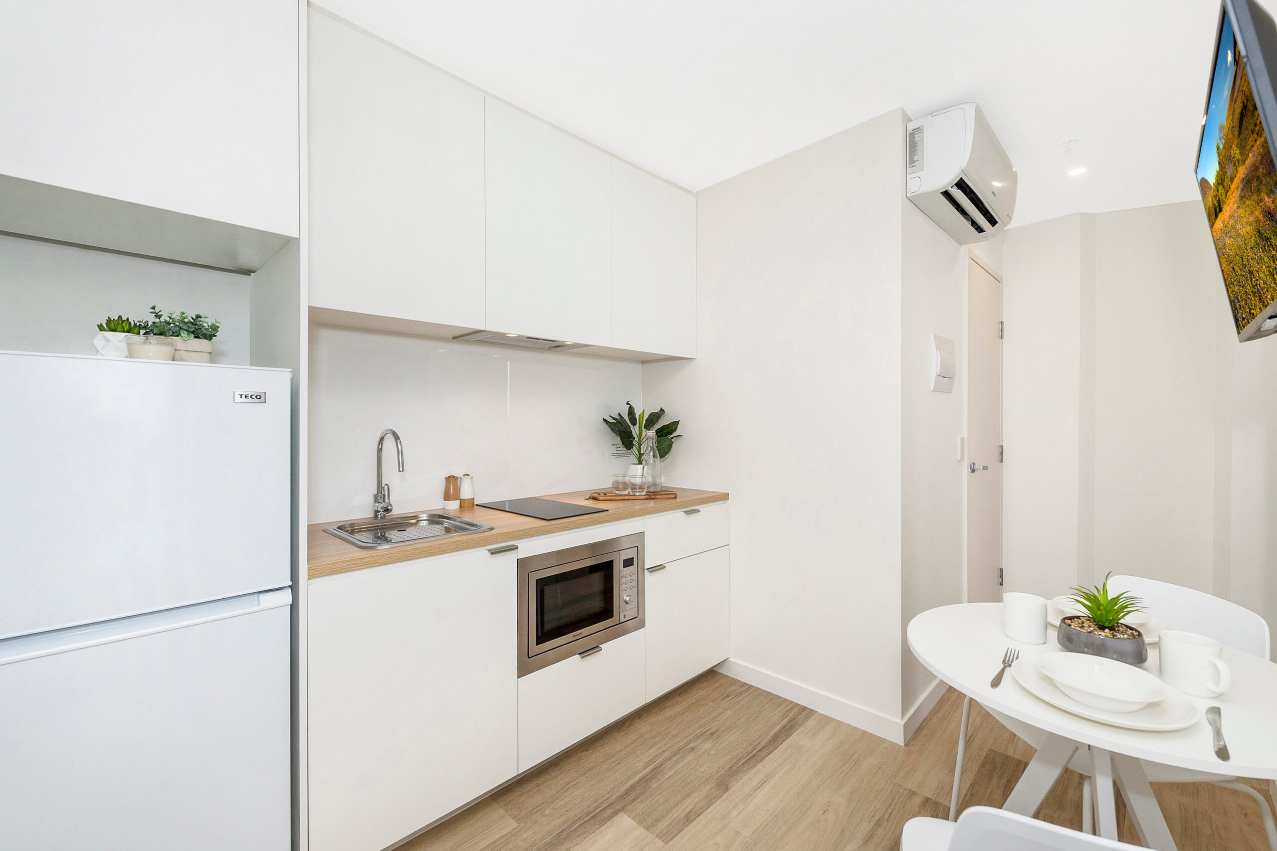  King Single Bed, Ultra Twin Apartment, Standard View  -  Scape St Lucia  - Gallery -  5