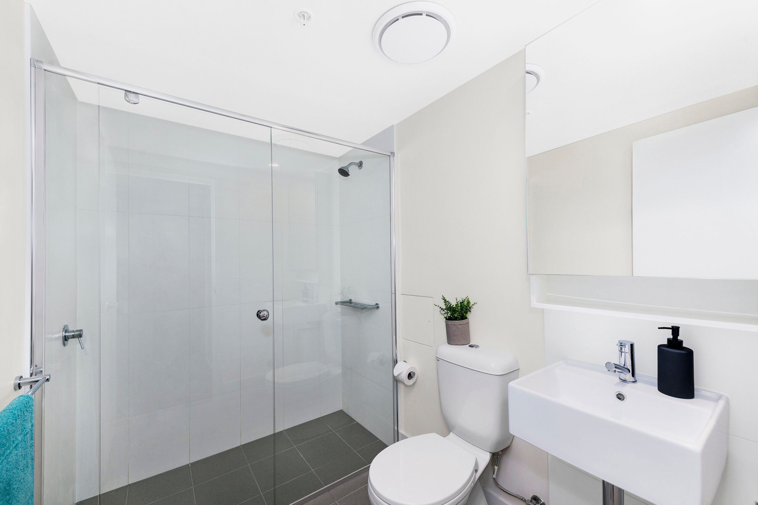  King Single Bed, 6 Bed Apartment  -  Scape St Lucia  - Gallery -  2