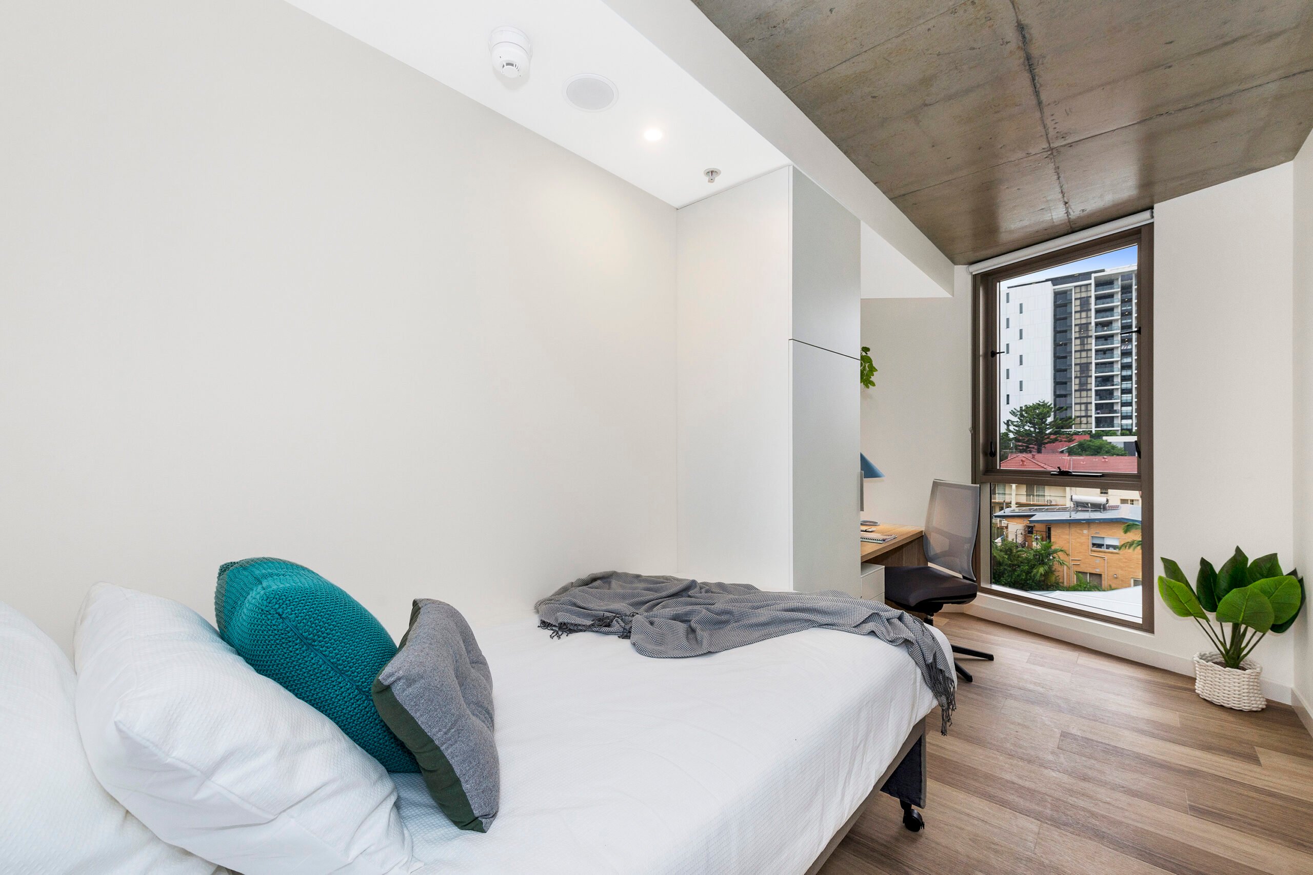 King Single Bed, 6 Bed Apartment - Scape St Lucia - Gallery - 14