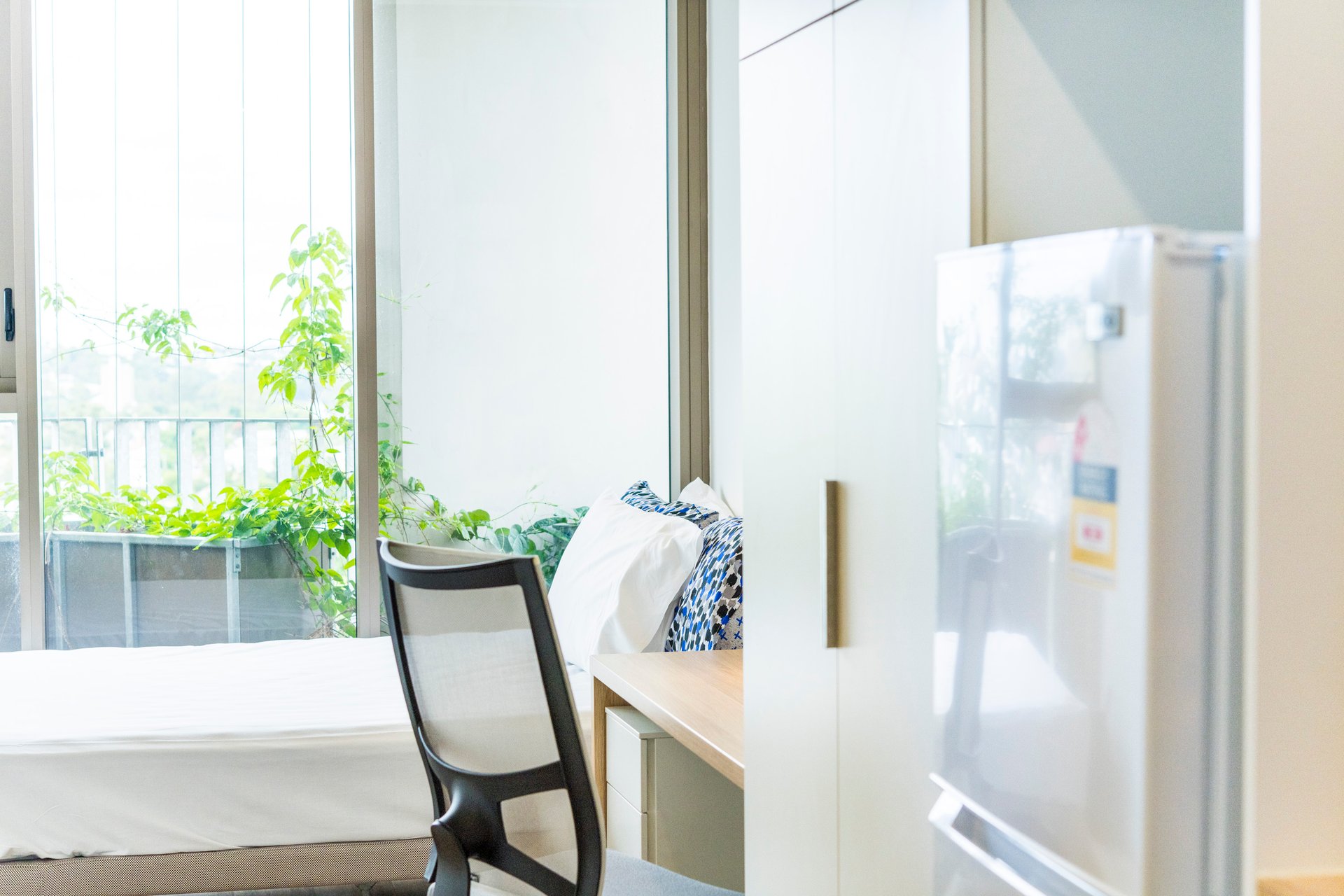 Double Bed, Medium Studio Apartment Standard View - Scape St Lucia - Gallery - 6