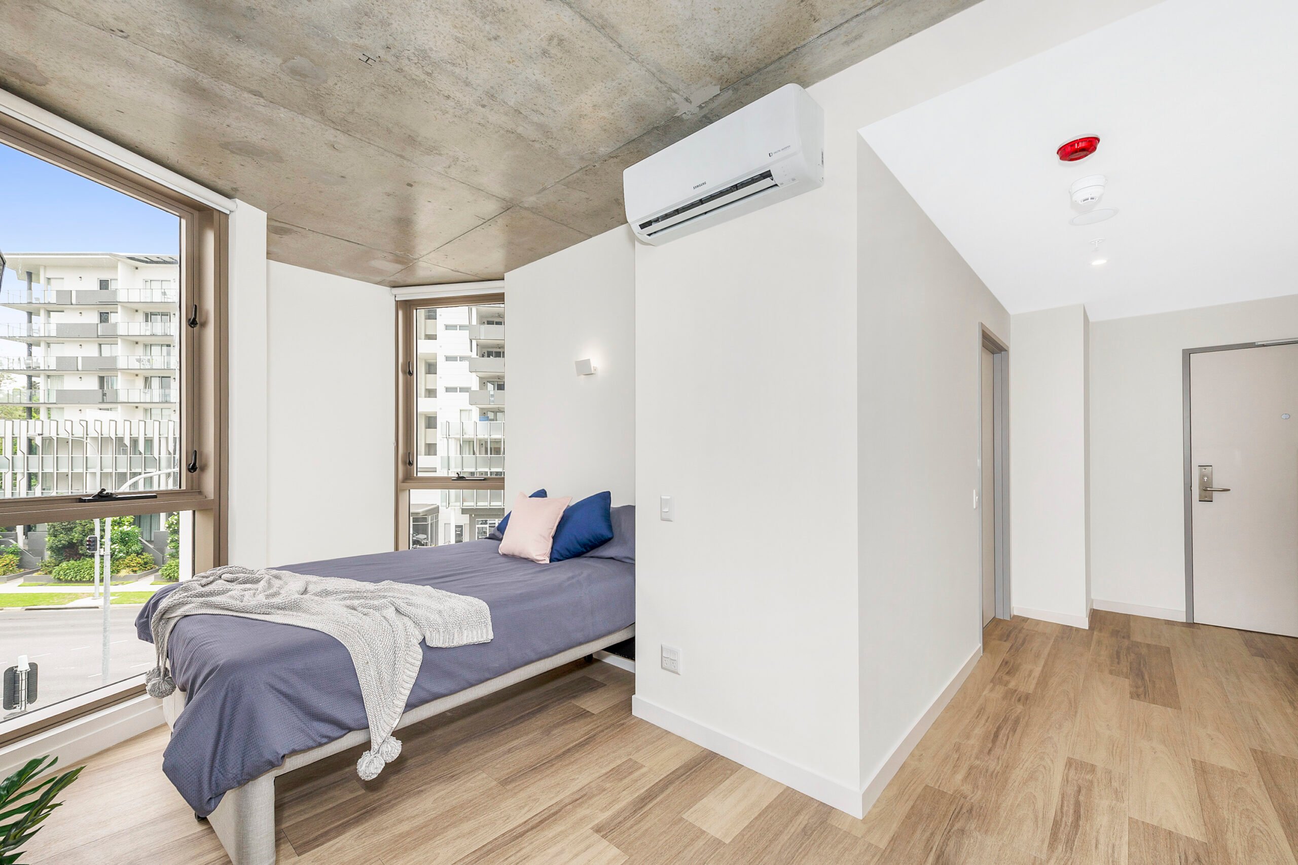 Double Bed, Large Studio Apartment Standard View - Scape St Lucia - Gallery - 11