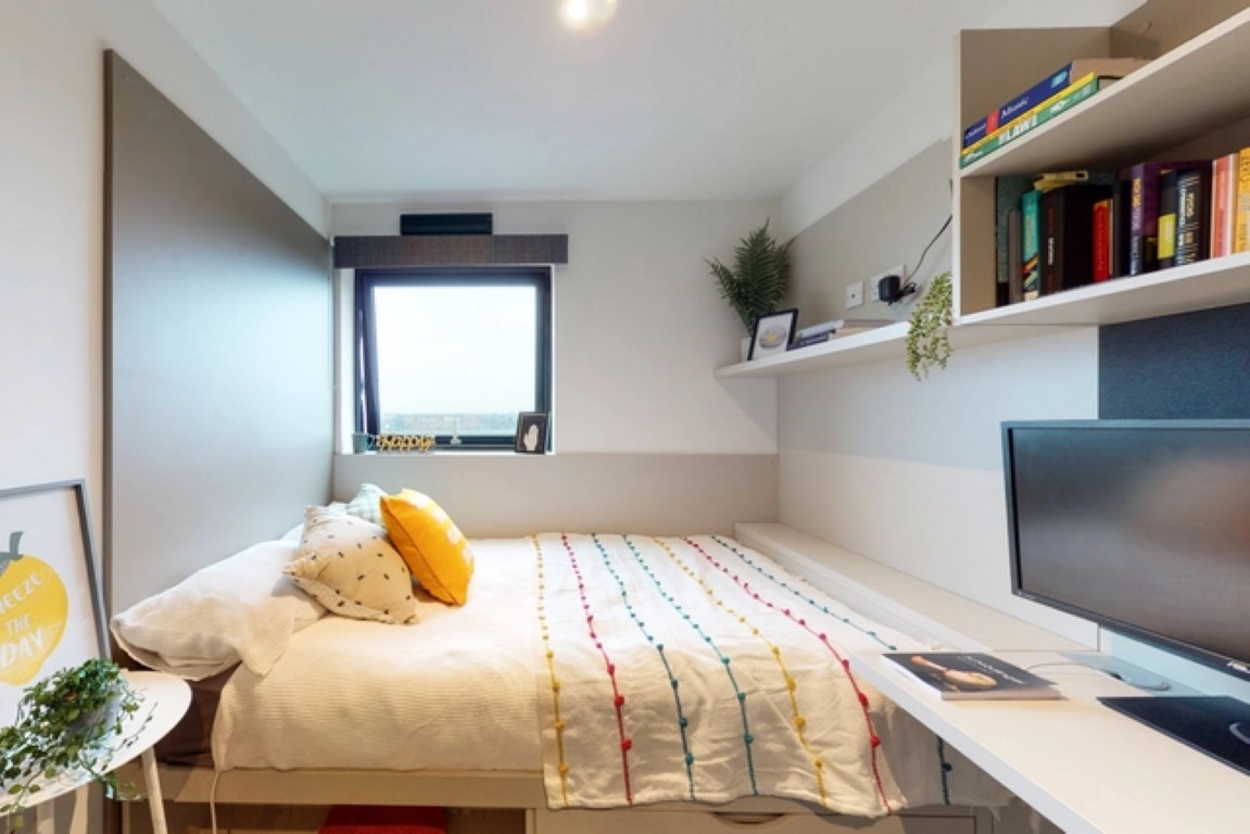 Silver En-Suite - Canvas Manchester - Gallery - 1