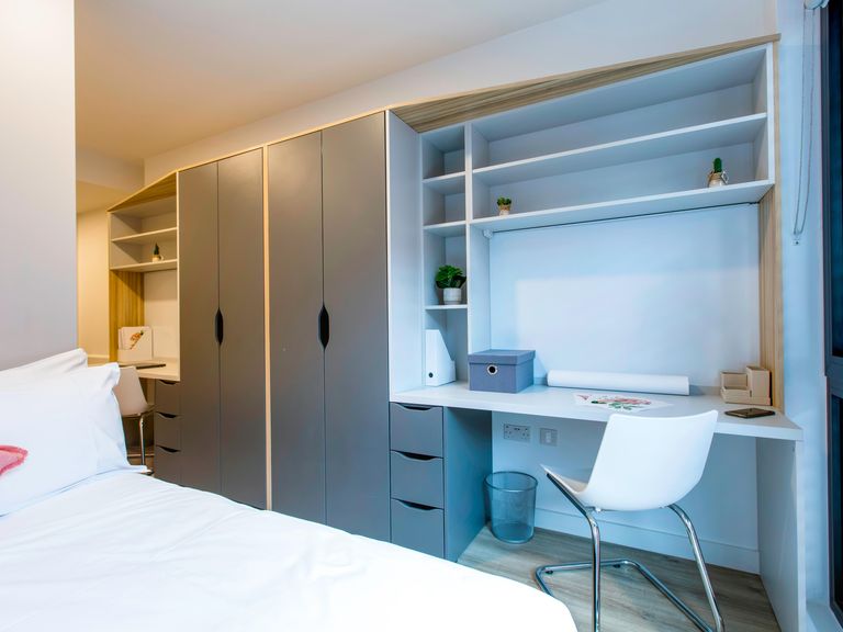  Classic En-Suite  -  Highfield Park  - Gallery -  1