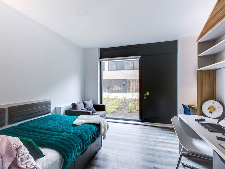  Classic Studio  -  Highfield Park  - Gallery -  3