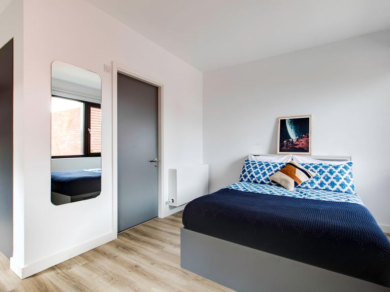  Gatehouse En Suite  -  Highfield Park  - Gallery -  1